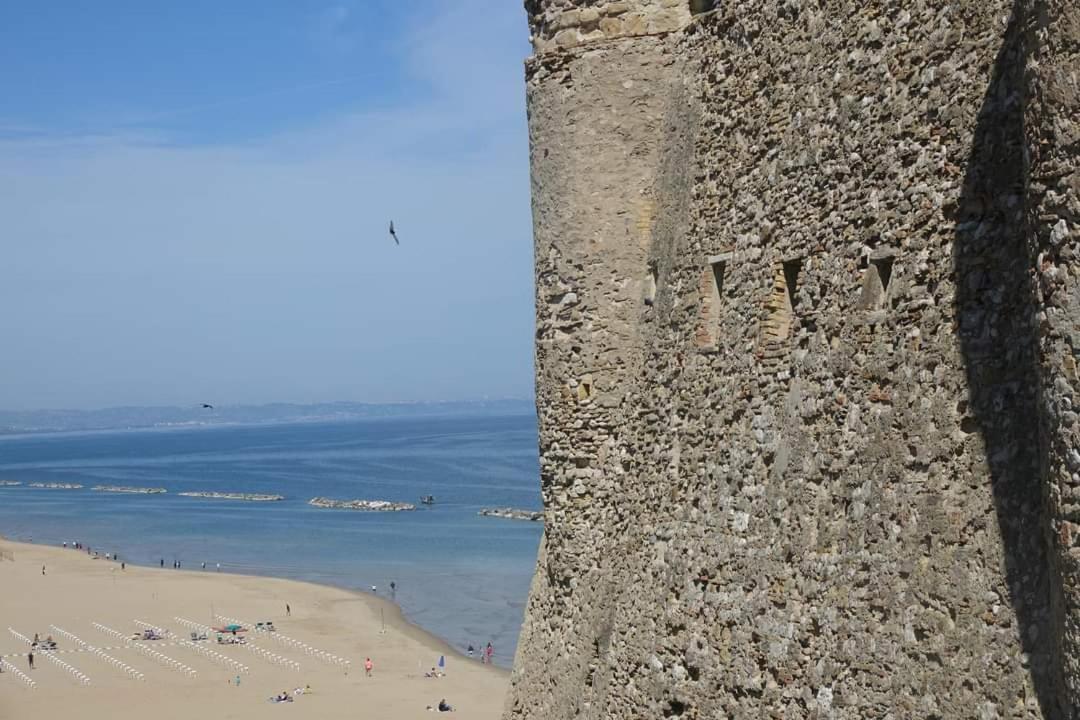 La Finestra Sul Castello B&B Termoli Eksteriør billede