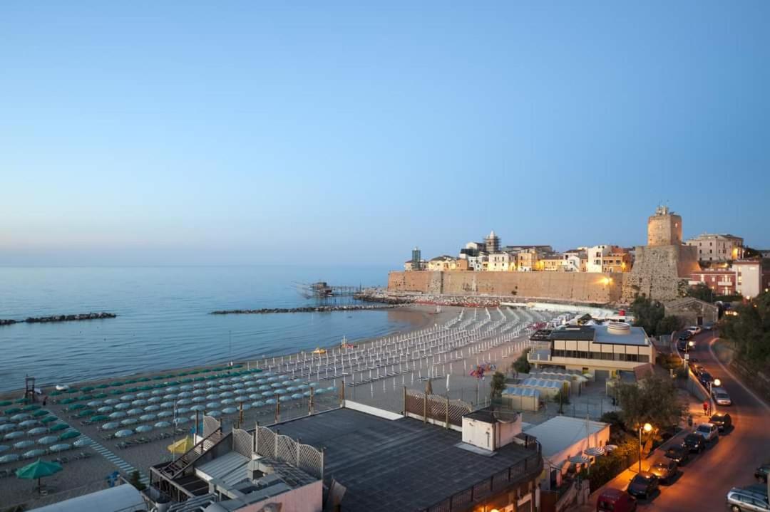 La Finestra Sul Castello B&B Termoli Eksteriør billede